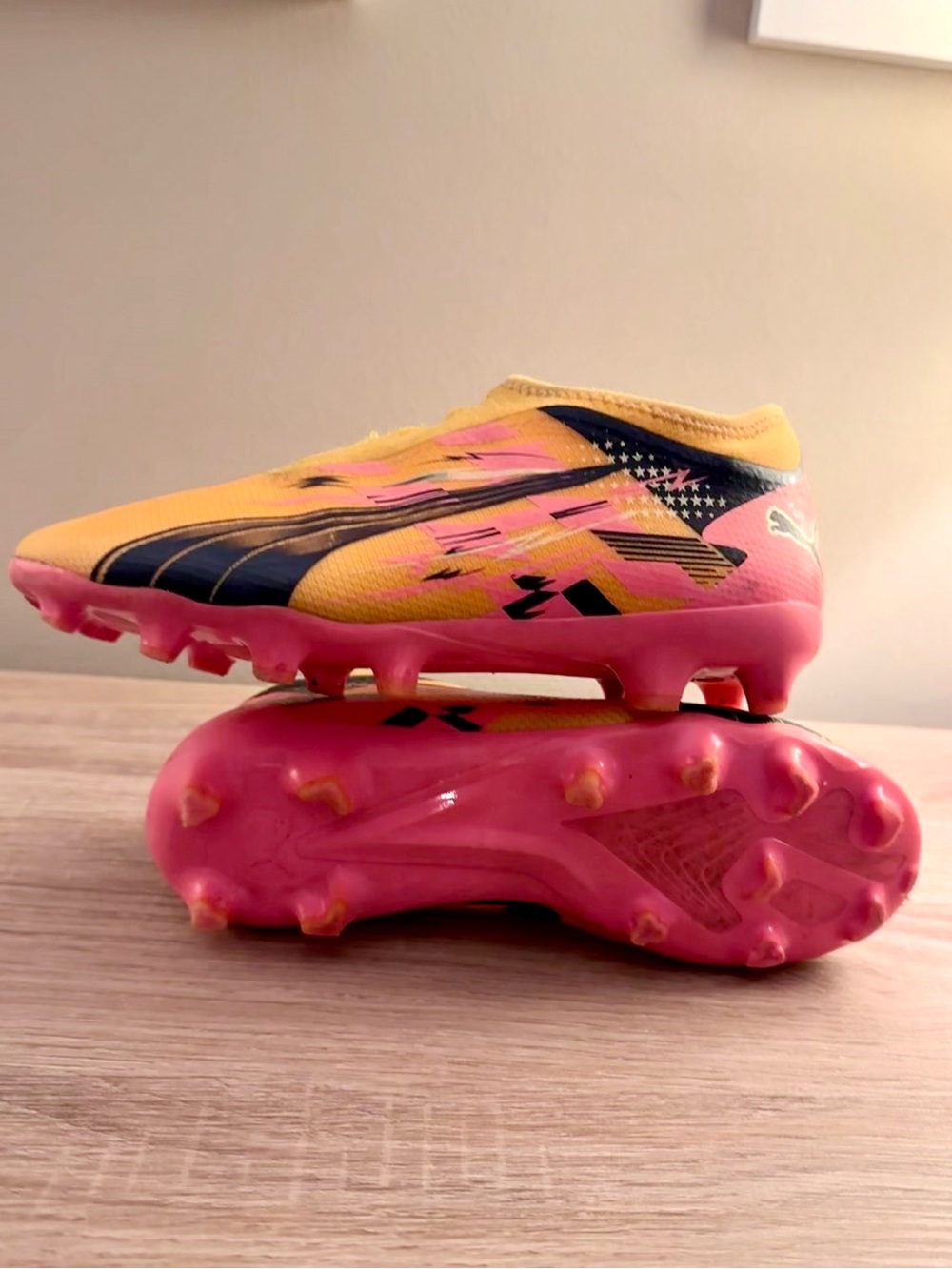 Puma Ultra Match Laceless Soccer Cleats in Pink and Gold - Youth Size 2